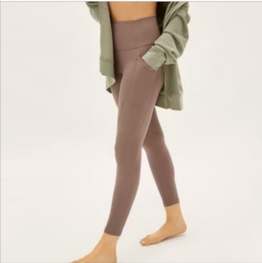 NWT Everlane Perform Pocket Legging